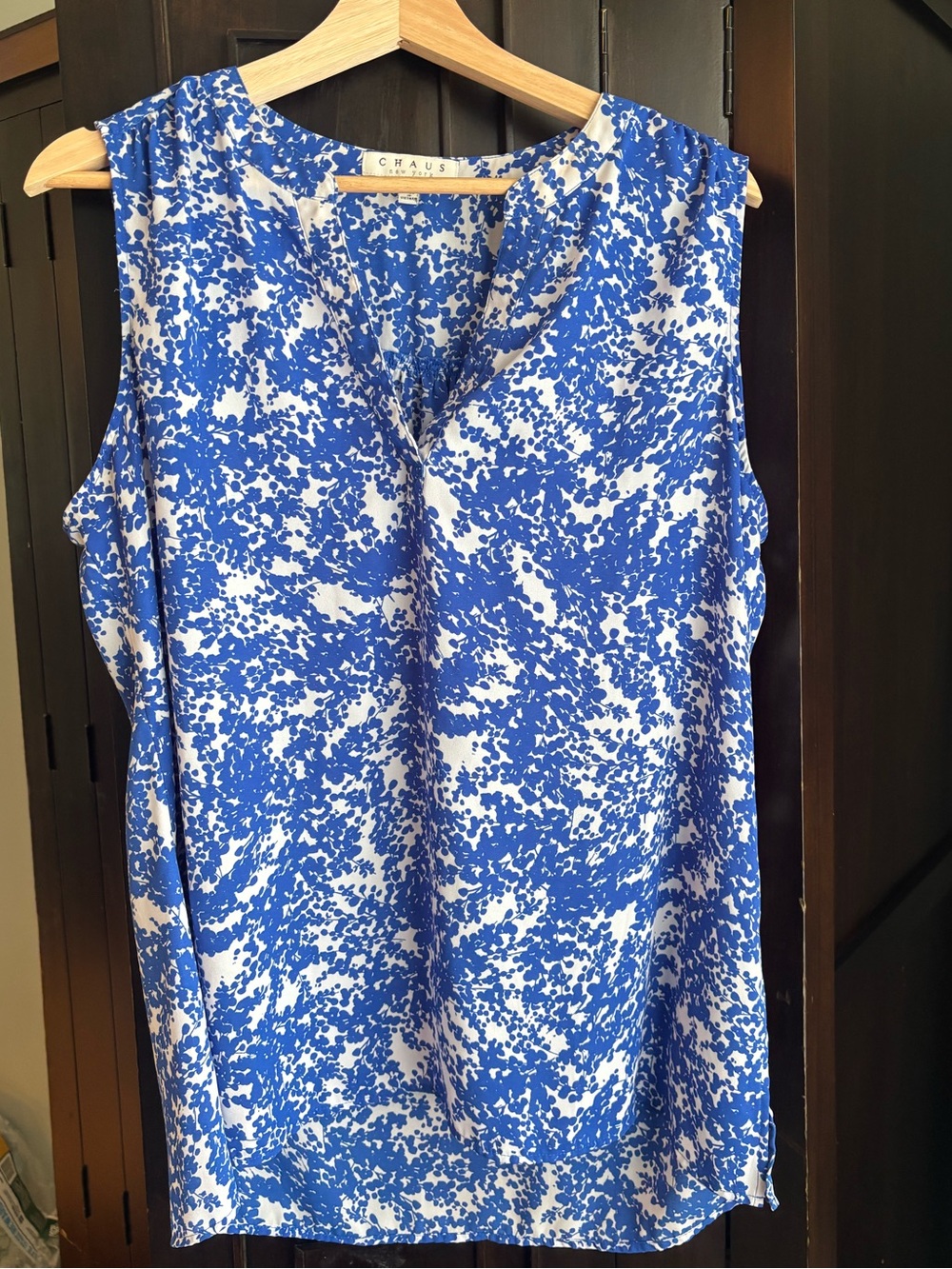Chaus Blue White Sleeveless Floral Print Camisole L ✨Bundle 3 for $33 Sale✨